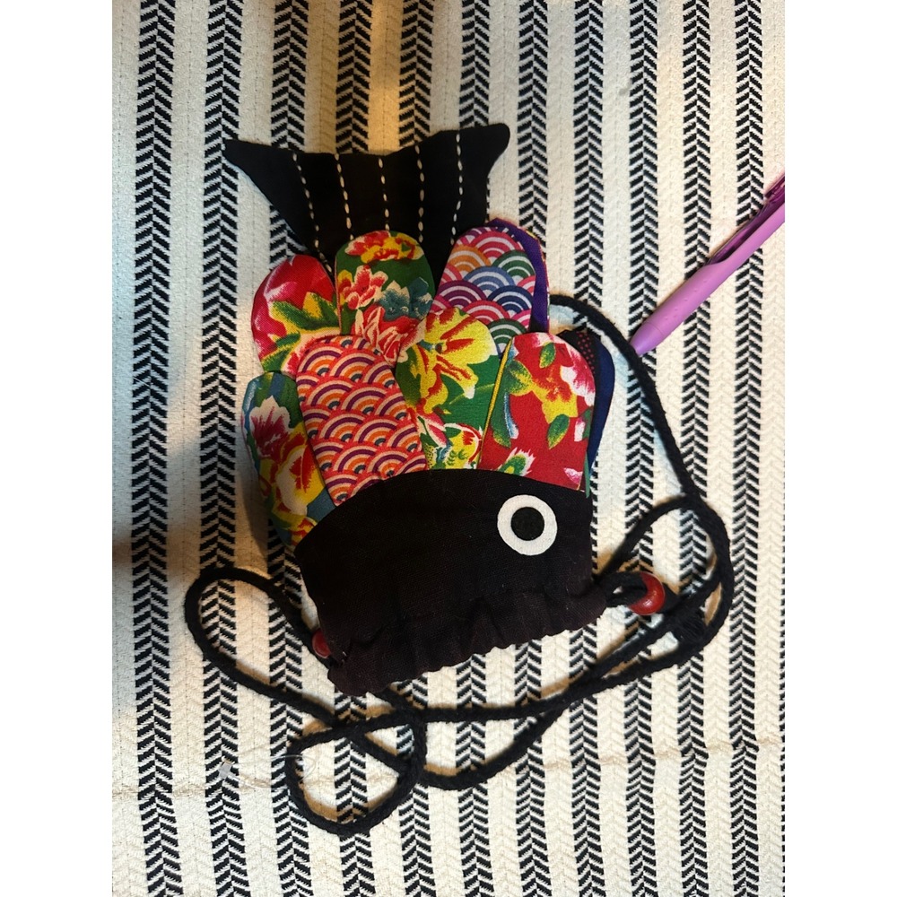 Handmade Embroidered Fish Coin Purse Pouch Small Bag - Picture 4 of 4